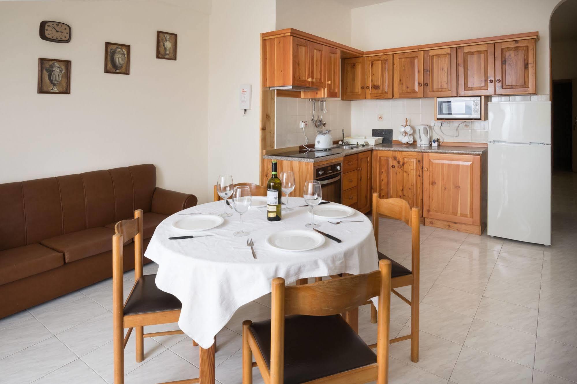 Horizon Apartments Gozo Marsalforn Exteriör bild